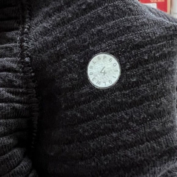 Black Lululemon Sleeveless Hoodie- Women's Size 4 - Picture 4 of 4